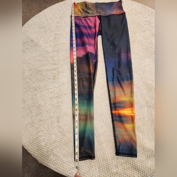 Teeki Yoga Leggings - Beautiful Sunset Print - comfortable like second skin - Picture 5 of 9